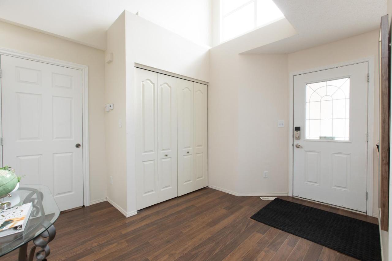 Elegant 6 Bedroom House Near U Of Manitoba Winnipeg Exterior foto