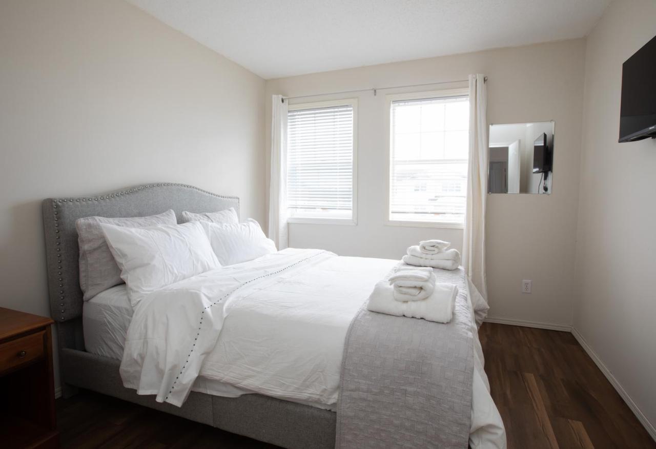 Elegant 6 Bedroom House Near U Of Manitoba Winnipeg Exterior foto