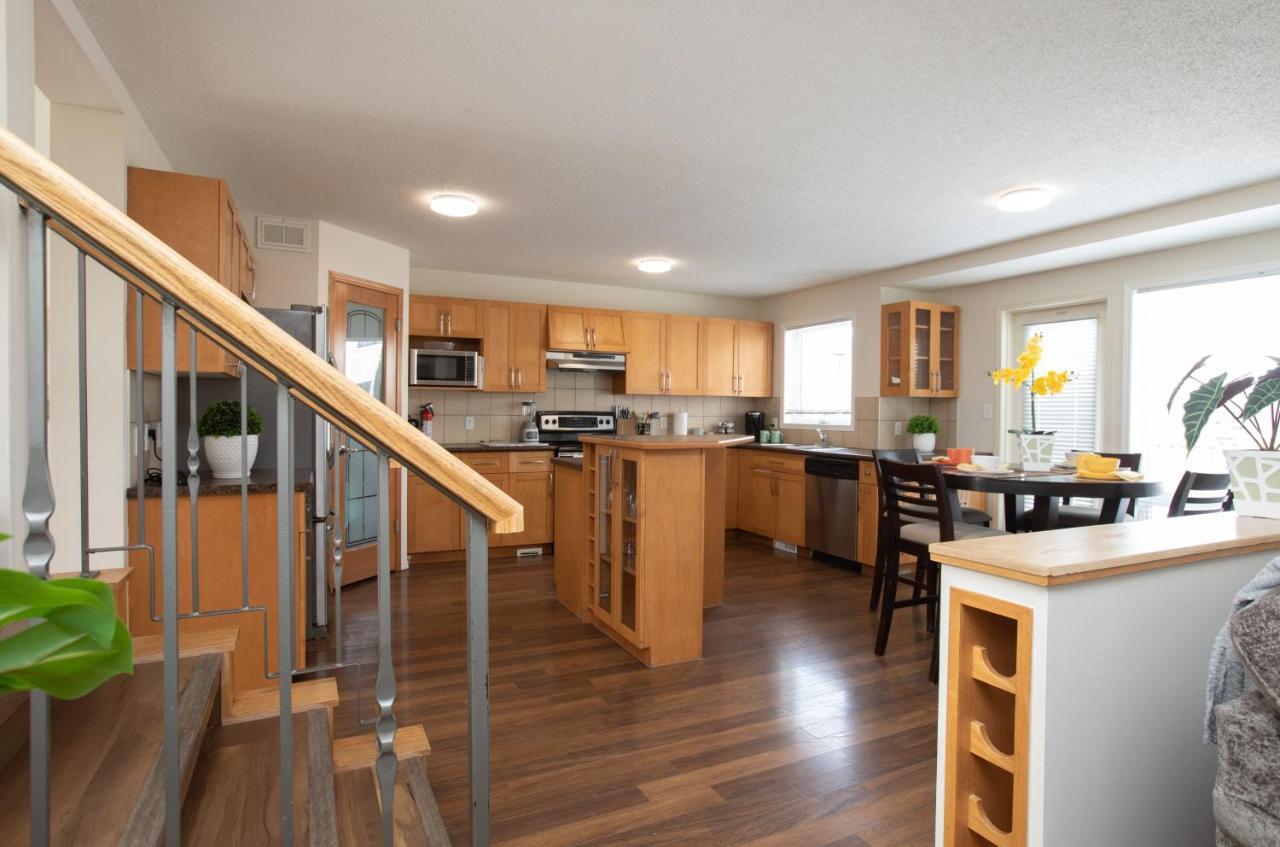 Elegant 6 Bedroom House Near U Of Manitoba Winnipeg Exterior foto